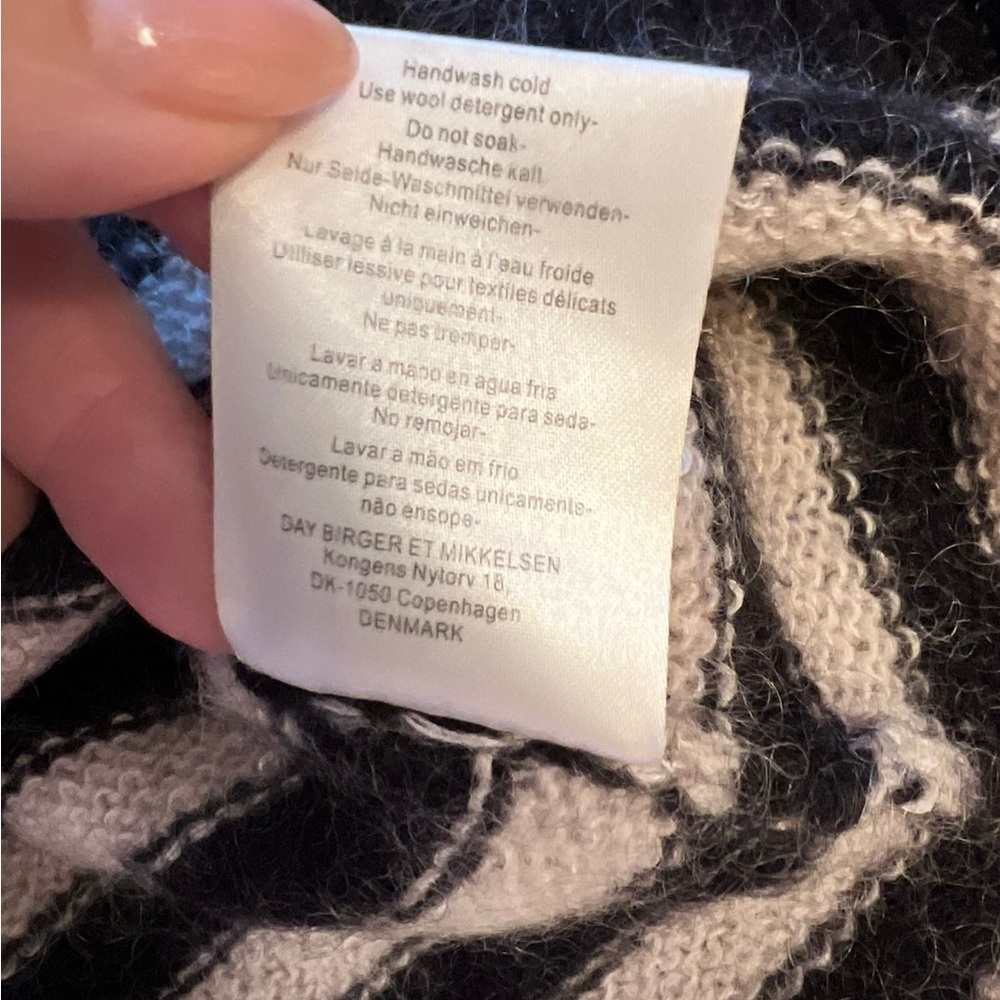 Day Birger et Mikkelsen Elegant Black and White Striped Women's Sweater|size XS - Picture 8 of 11